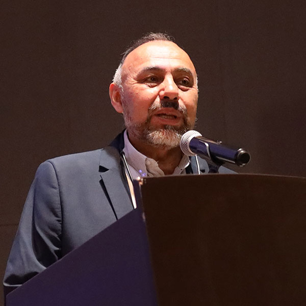 Dr. Alejandro Velázquez
